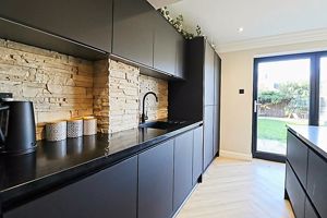 Kitchen- click for photo gallery
